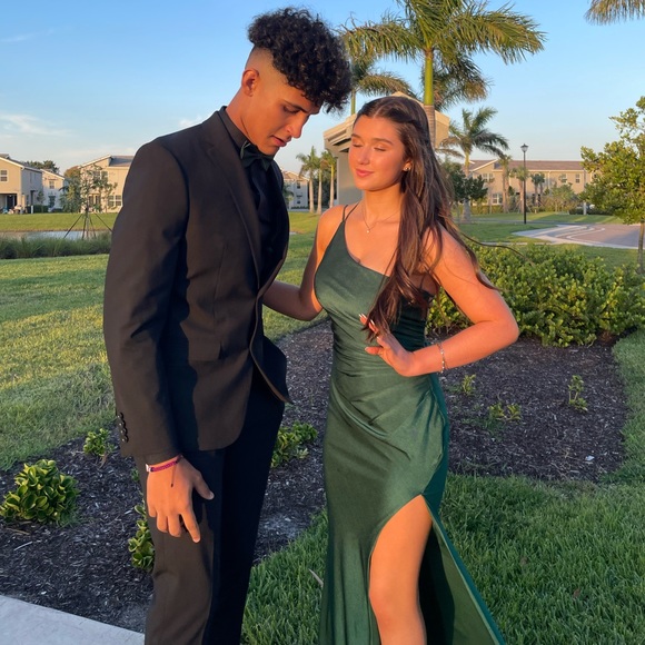 Dark green long prom dress with adjustable open back and adjustable sizing - Picture 3 of 4